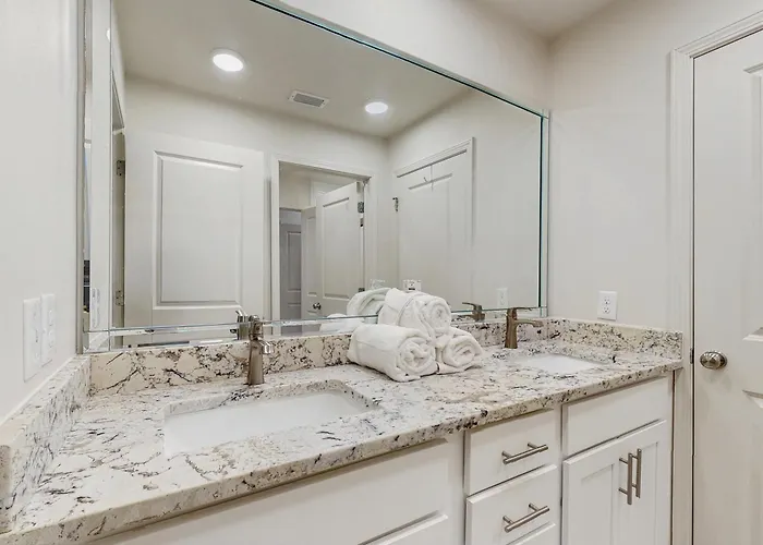 Apartment Sea Glass 203- No Worries *